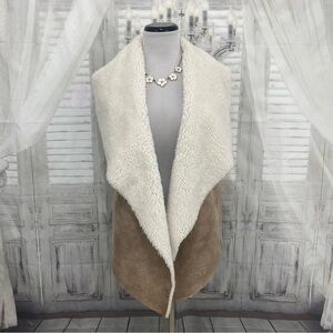 Coco + Jaimeson Small Tan Beige Faux Suede Sherpa Lined Open Vest Sleeveless